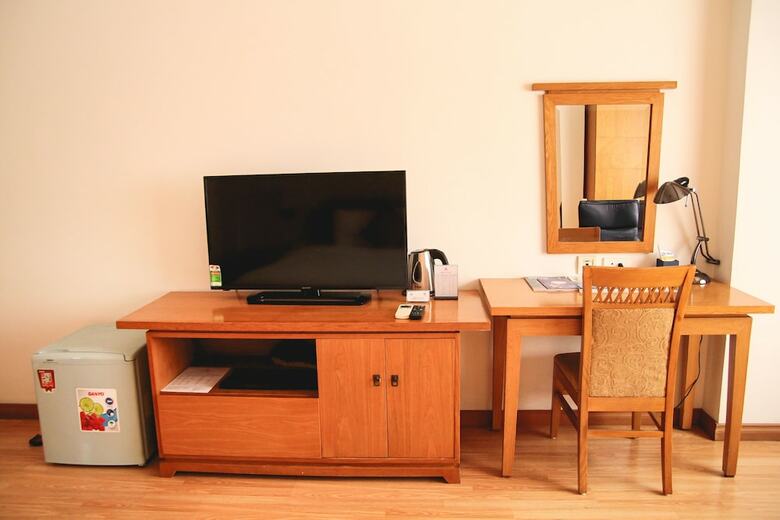 Cherry Hotel 2