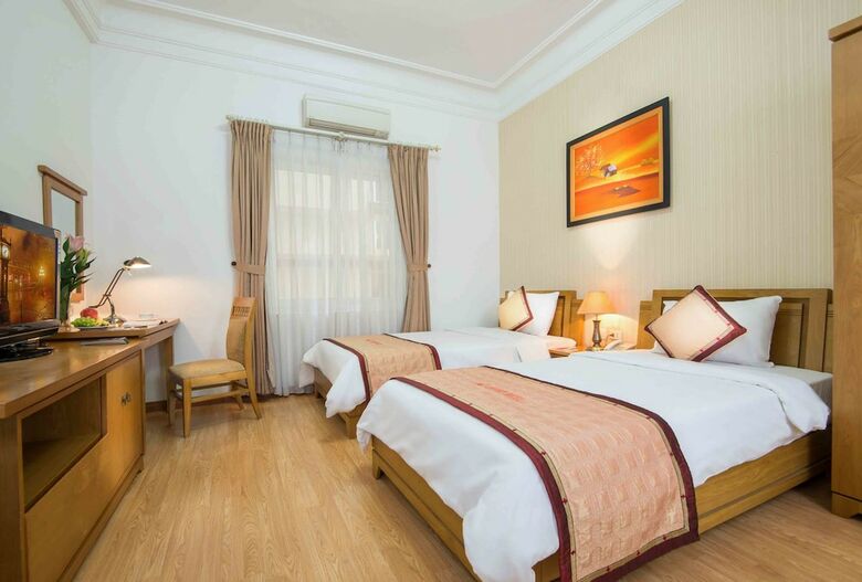 Cherry Hotel 2