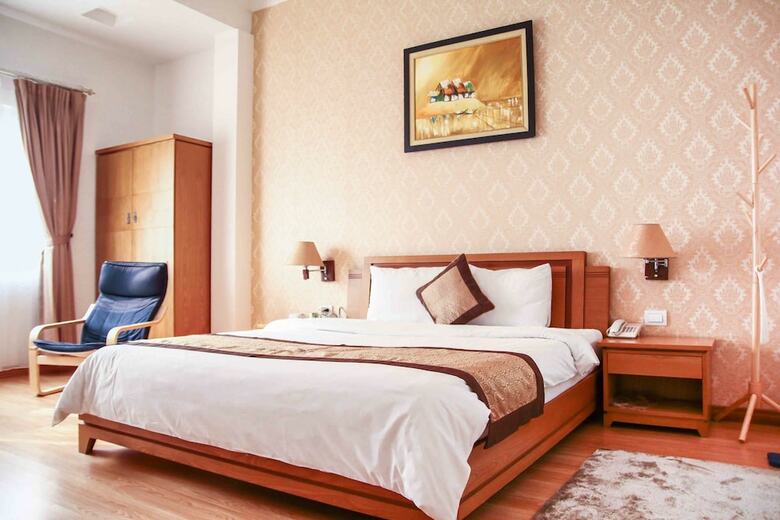 Cherry Hotel 2
