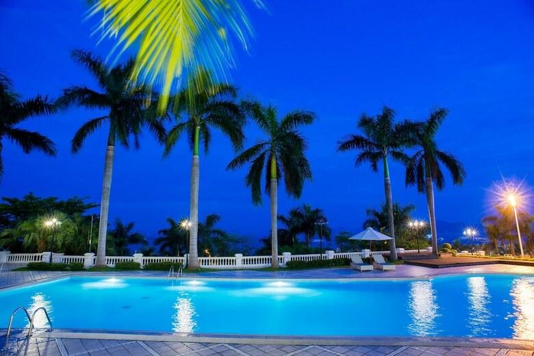 Royal Halong Hotel