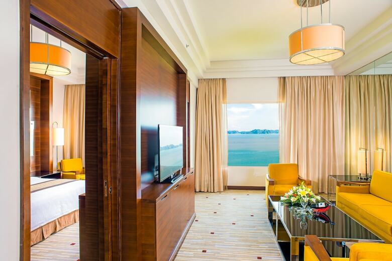 Royal Halong Hotel