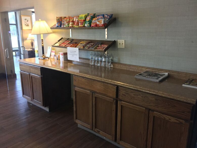 Suburban Extended Stay Hotel North Charleston I-526