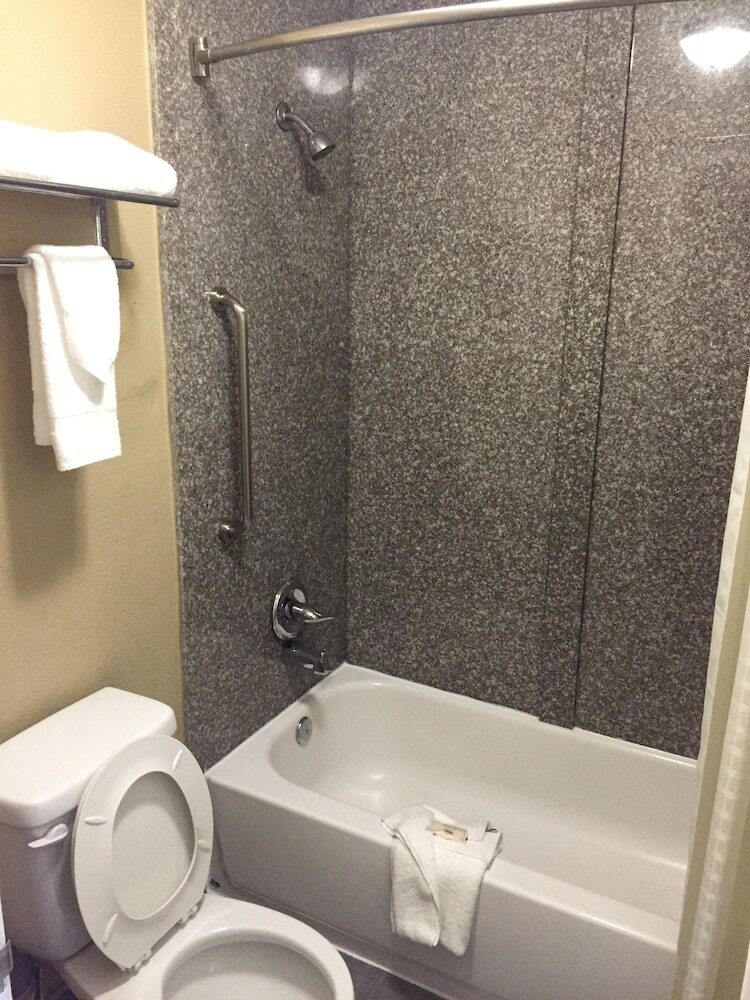 Suburban Extended Stay Hotel North Charleston I-526
