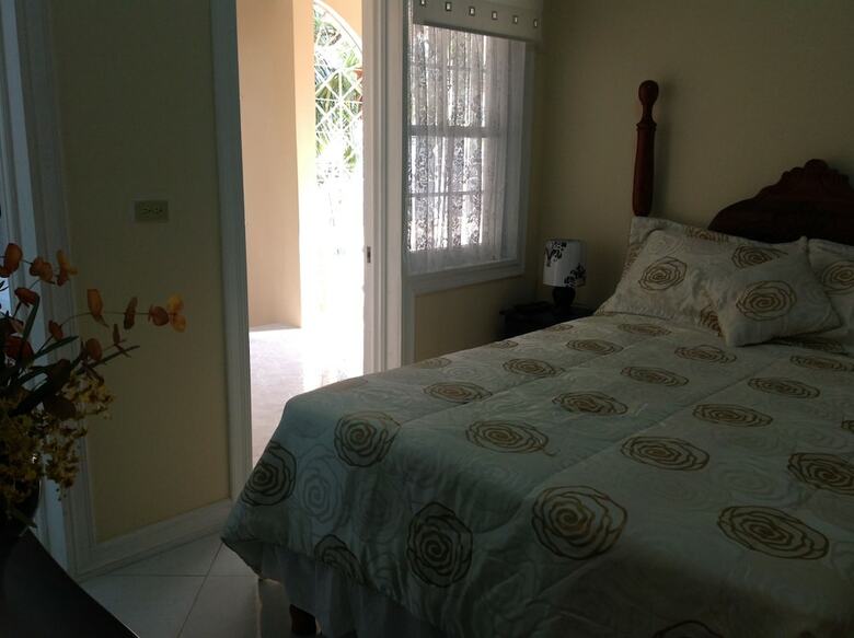 Hotel Cazwin Villa