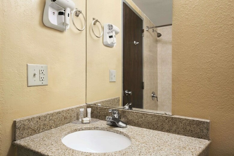 Motel Howard Johnson By Wyndham Winter Haven Fl