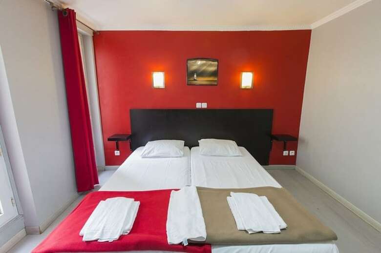 Hotel Hipotel Paris Gambetta Republique