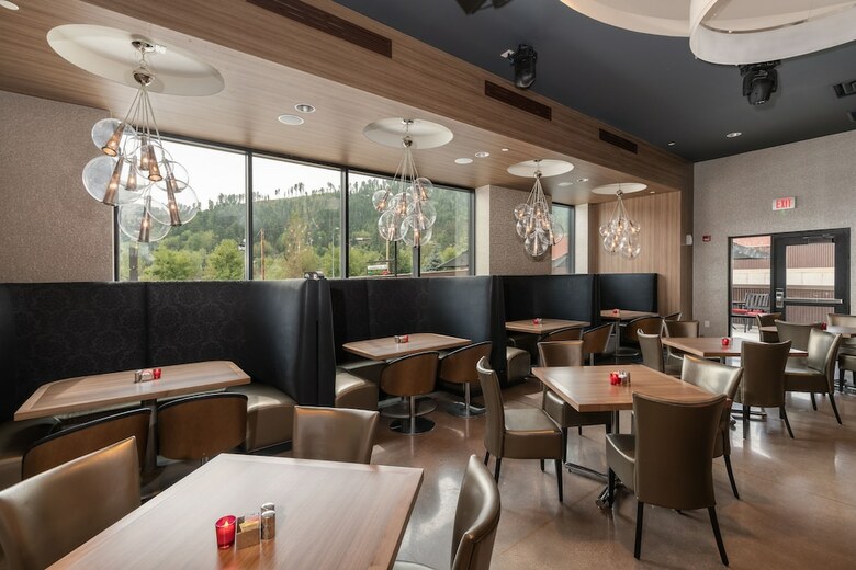 Hotel Doubletree By Hilton Deadwood At Cadillac Jack's