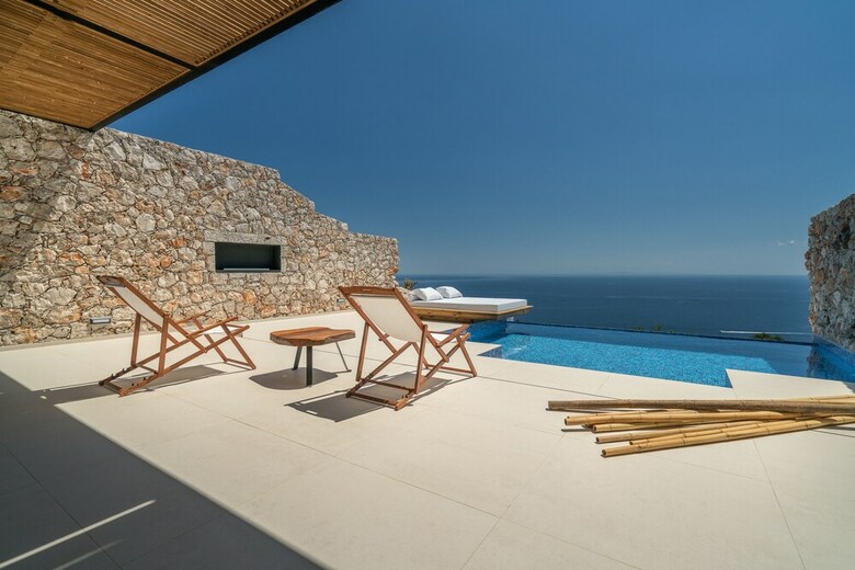Emerald Villas & Suites