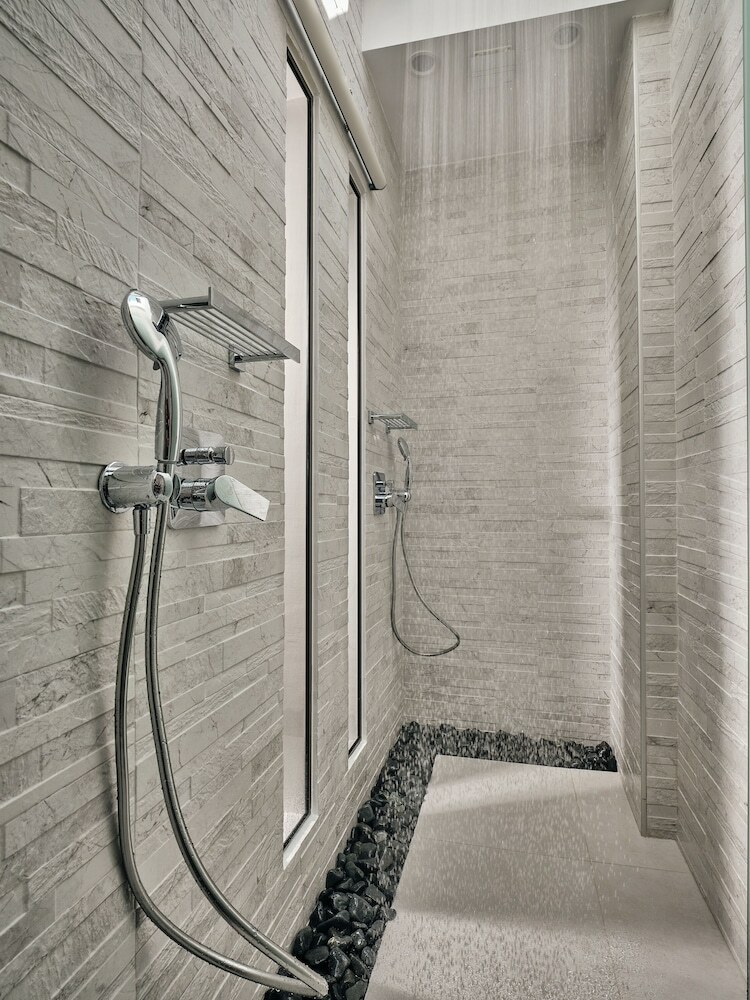 Emerald Villas & Suites