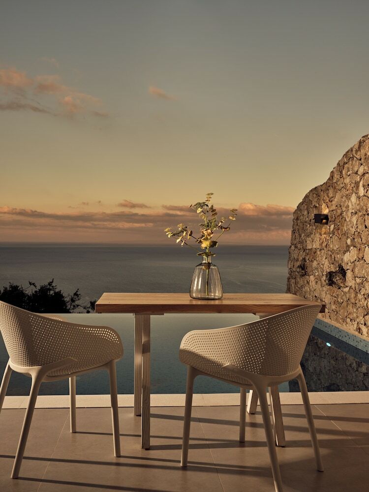 Emerald Villas & Suites
