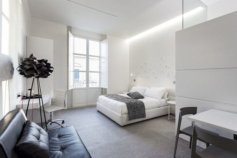 B&B Nostos