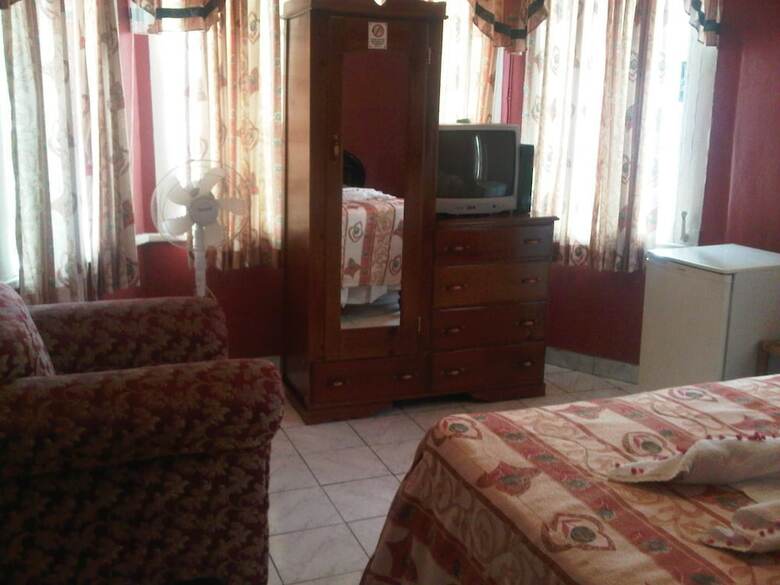 Hotel Treasure's Comfort Inn