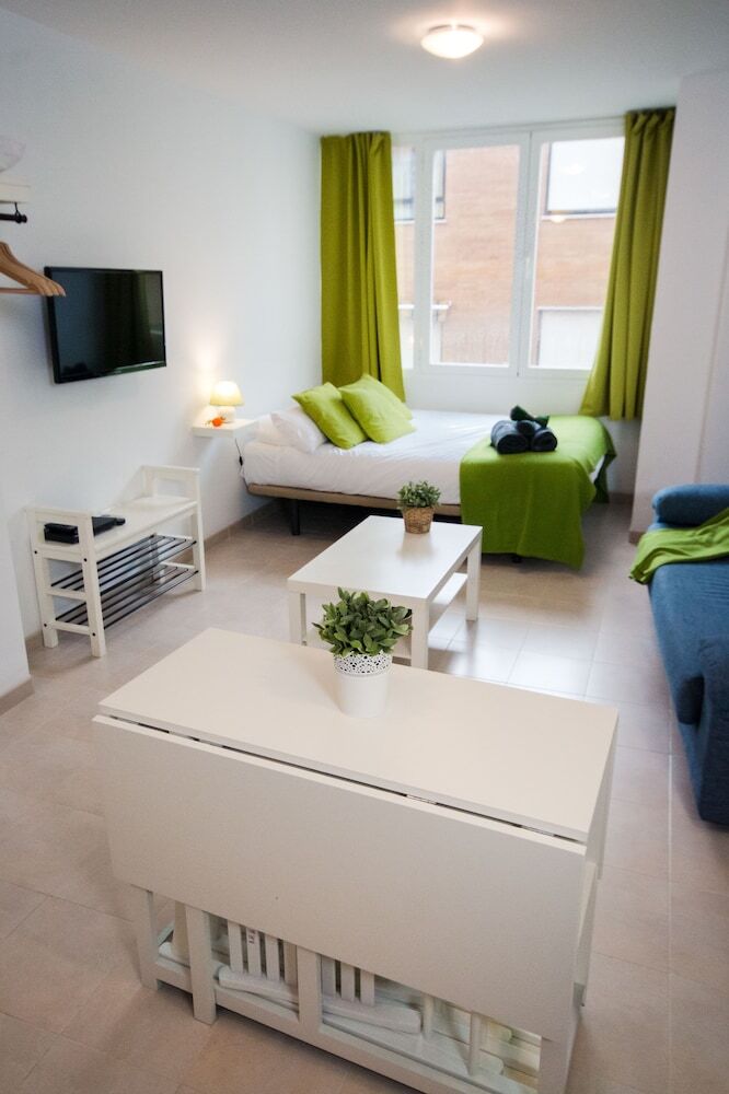 Apartamentos Holidays2malaga Terrace Center�apartments
