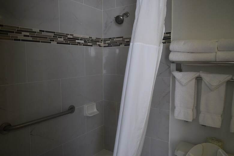 Waterfront Hotel And Conference Center