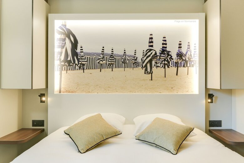 Brit Hotel Caen Nord - M�morial