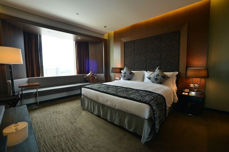 Peninsula Excelsior Hotel
