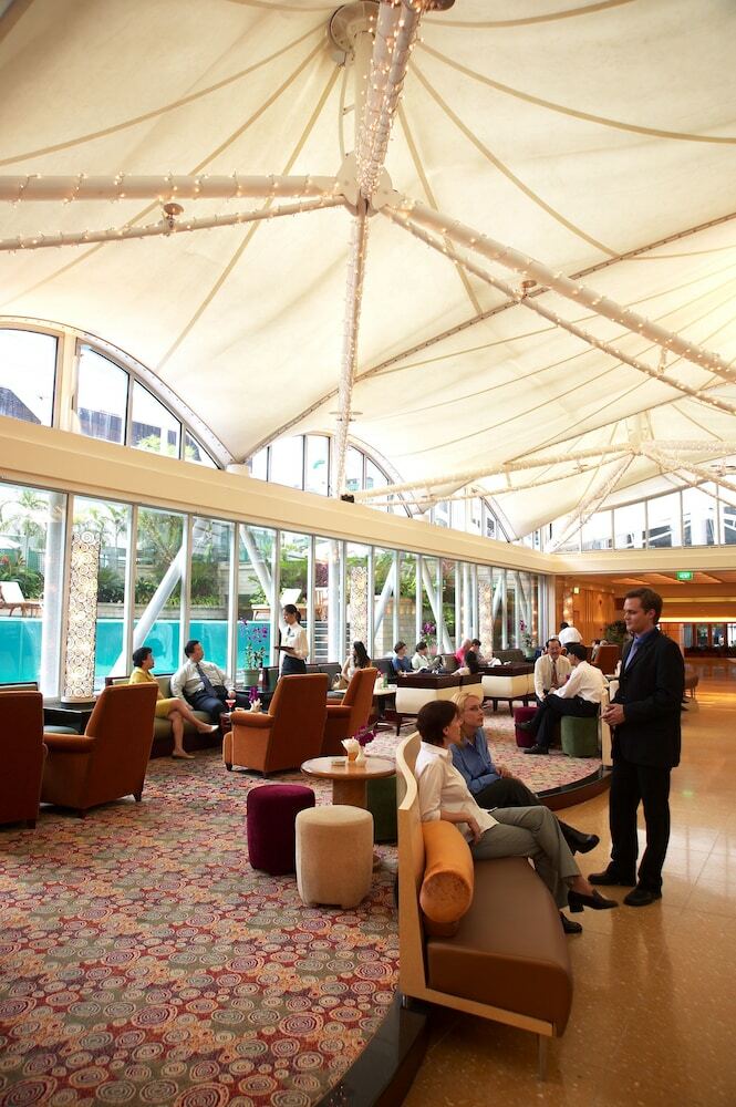 Peninsula Excelsior Hotel