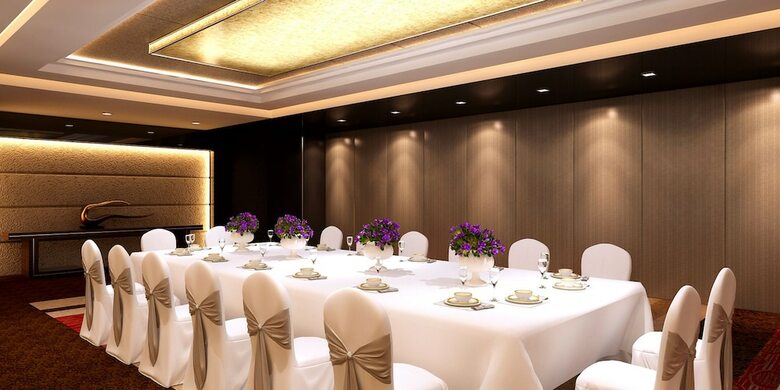 Peninsula Excelsior Hotel
