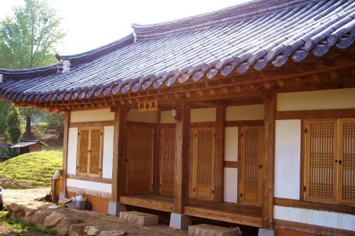 Hostal Korean Traditional House - Chungnokdang