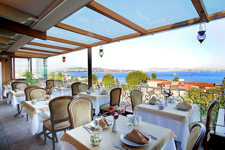 Azade Hotel