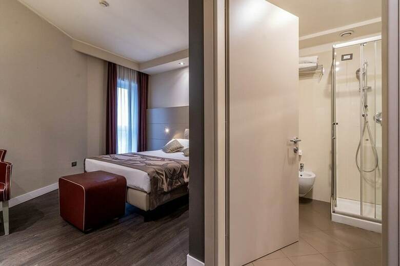 Smart Hotel Holiday
