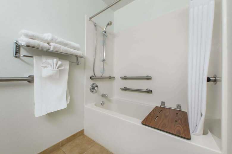 Hotel Microtel Inn & Suites By Wyndham Raton