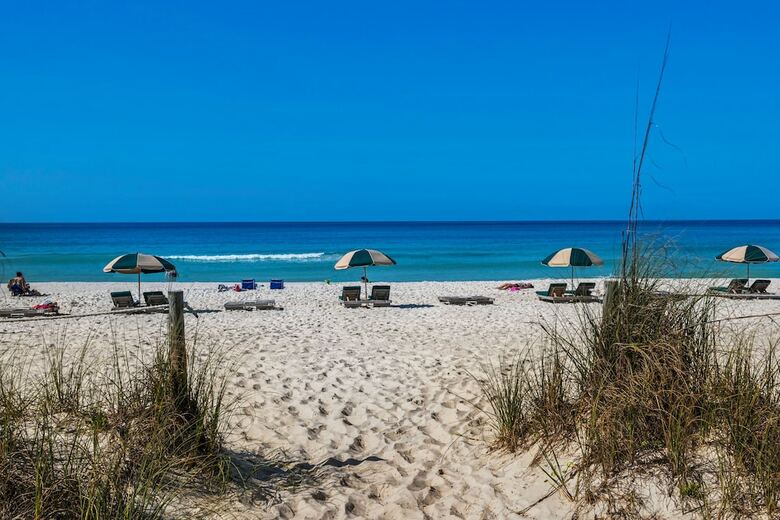 Hotel Beachcomber By The Sea