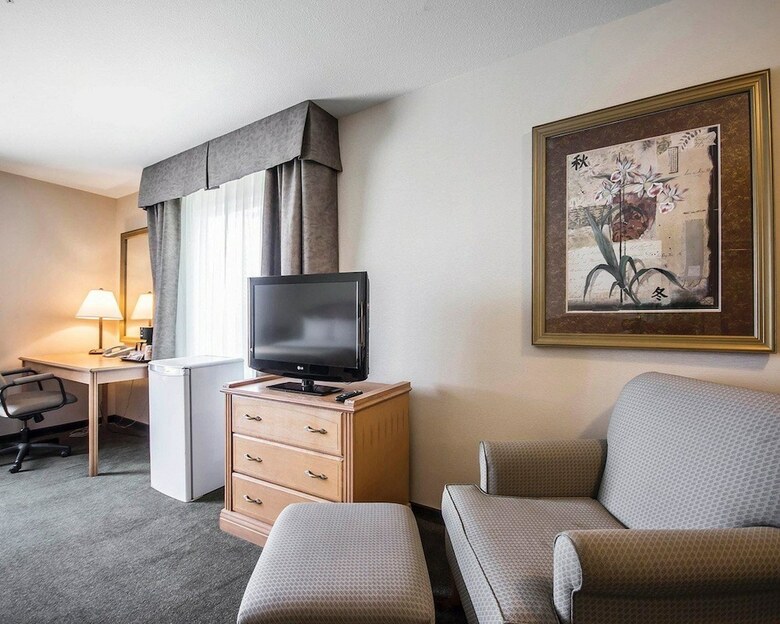 Hotel Comfort Inn & Suites