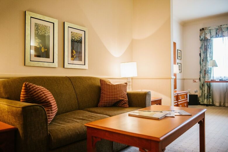North Lakes Hotel And Spa