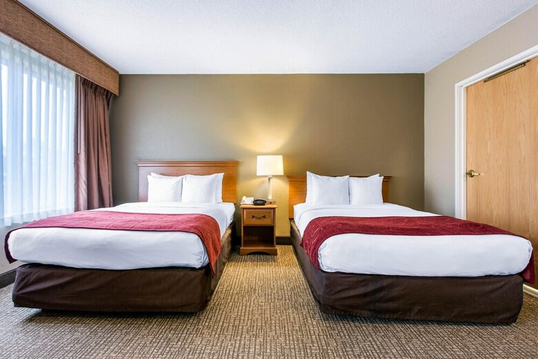 Hotel Comfort Suites Wilmington Near Downtown