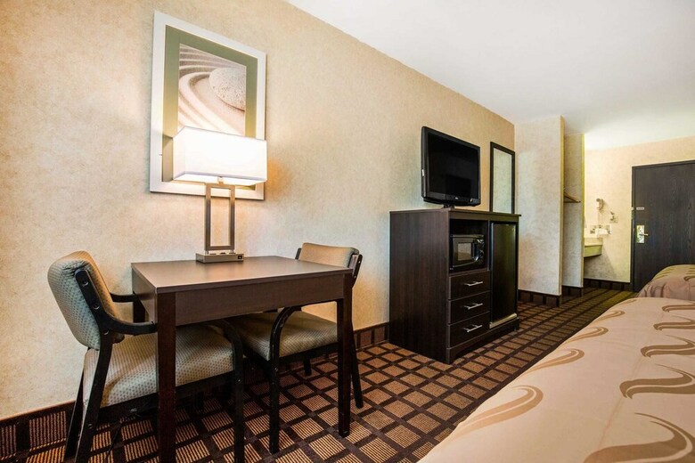 Hotel Quality Inn Monee I-57