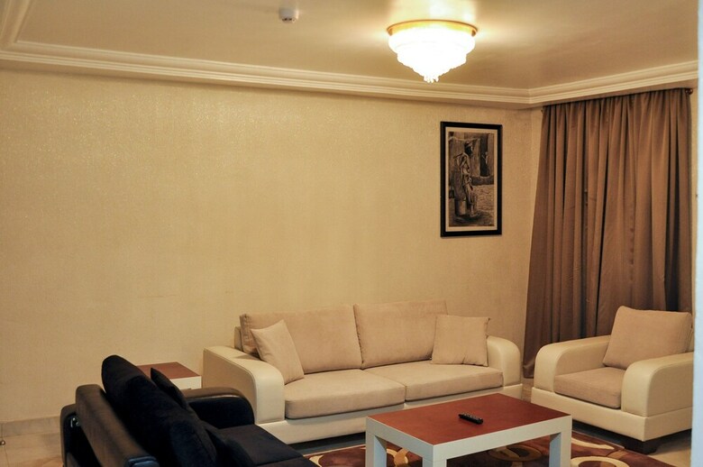 Hotel Caledonian Suites
