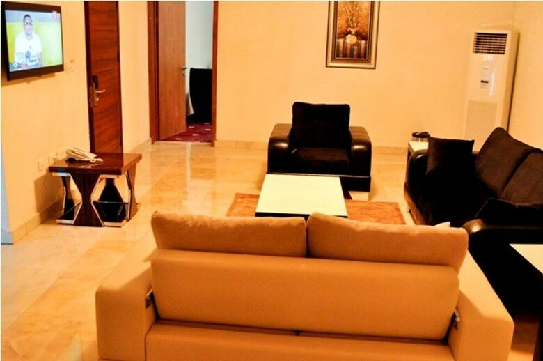 Hotel Caledonian Suites