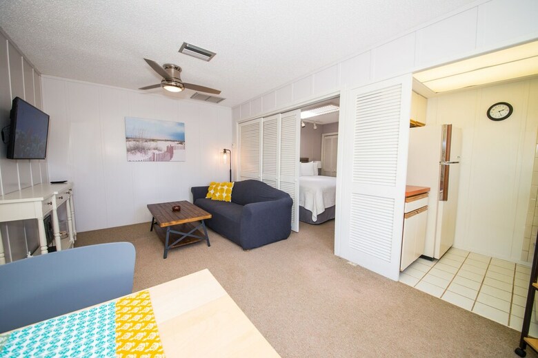 Hotel Haley's Couples Retreat