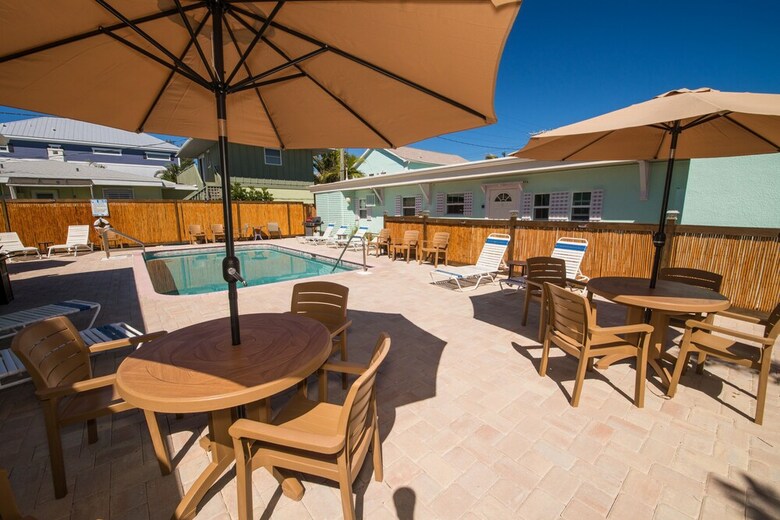 Hotel Haley's Couples Retreat