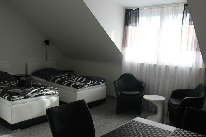 Lipp Apartments