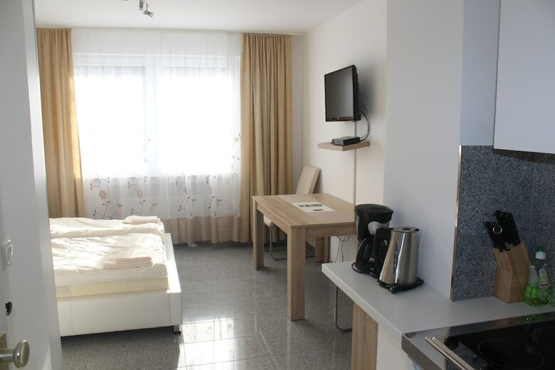 Lipp Apartments