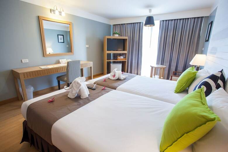Paradise Hotel