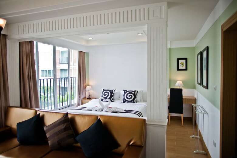 Paradise Hotel