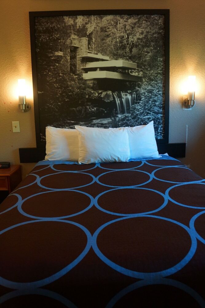 Hotel Super 8 By Wyndham Delmont