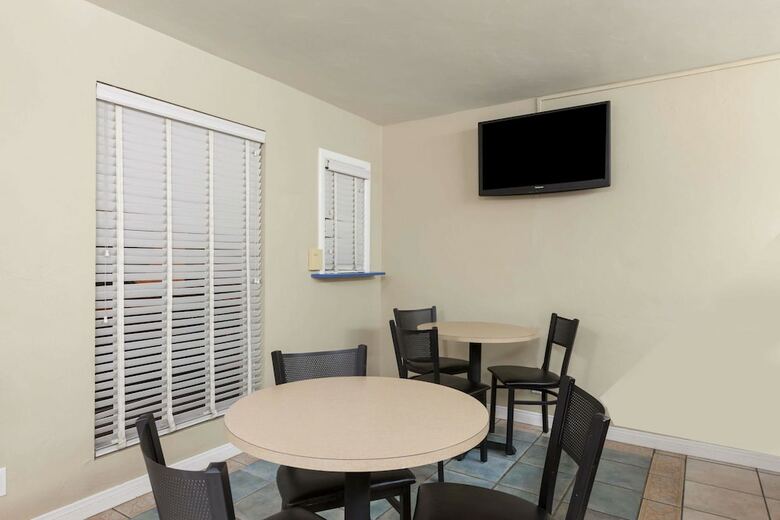 Motel Super 8 By Wyndham Santa Barbara/goleta