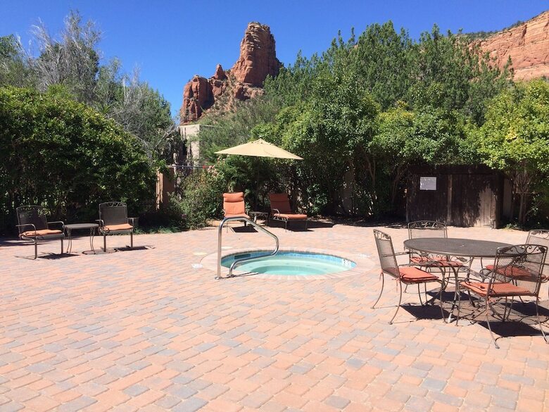 Hotel Adobe Village Inn