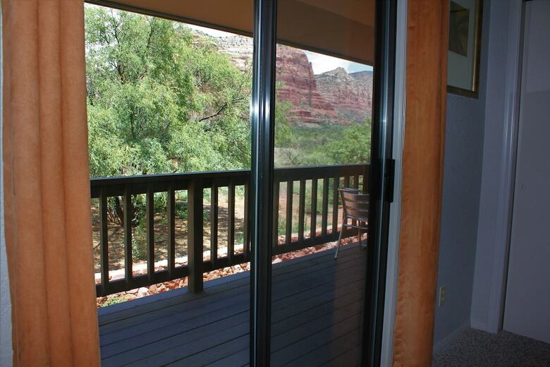 Hotel Adobe Village Inn