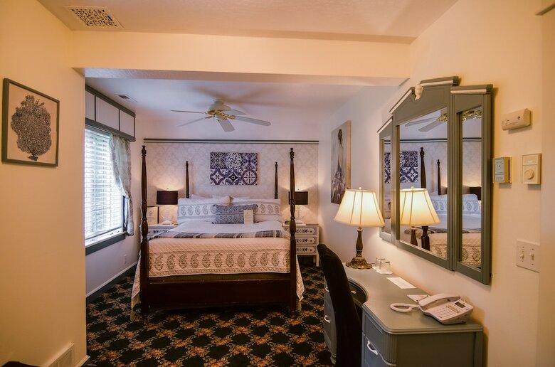 Bed & Breakfast Campbell House Inn