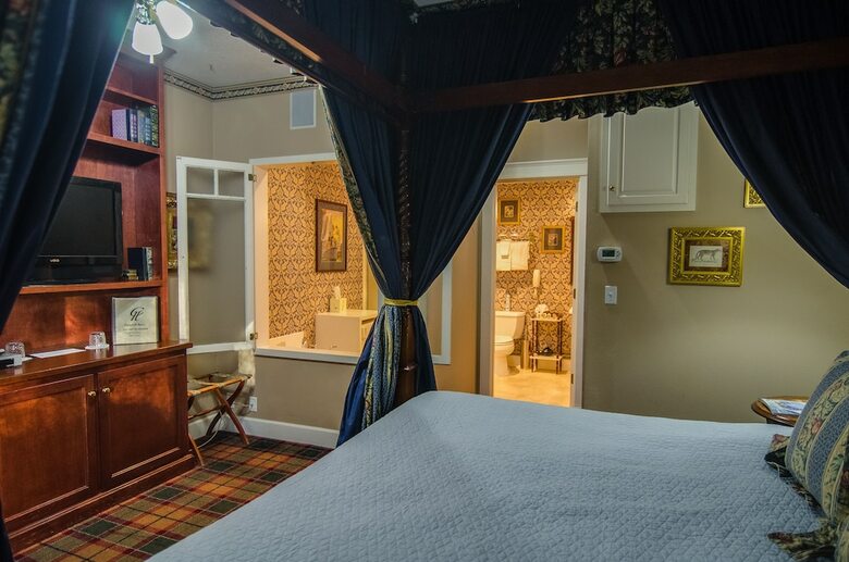 Bed & Breakfast Campbell House Inn