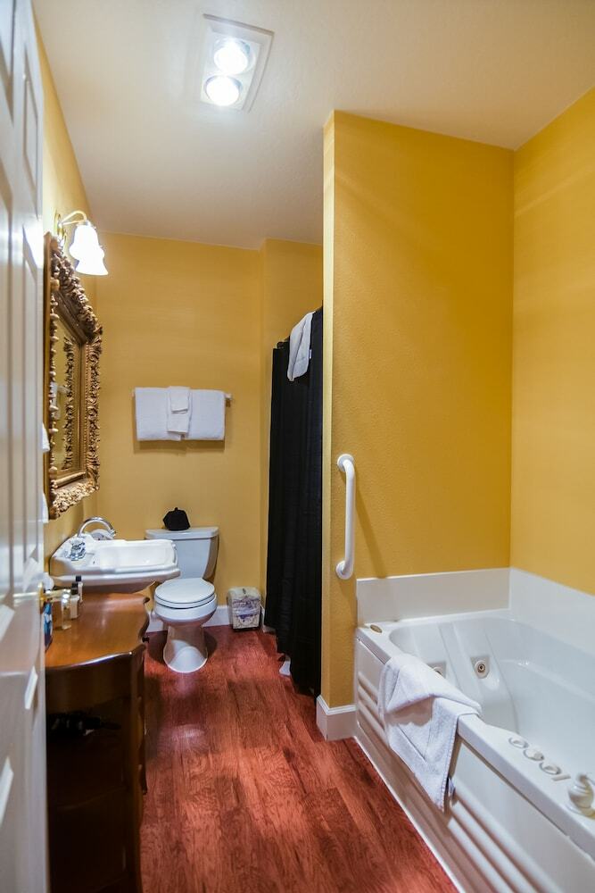Bed & Breakfast Campbell House Inn