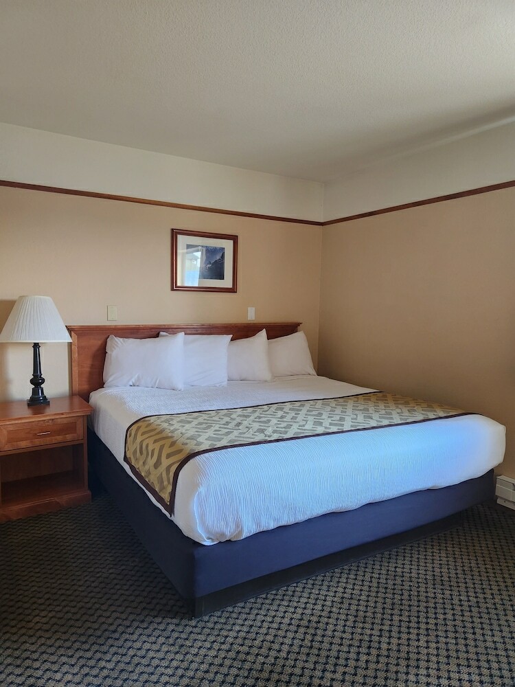 Hotel Luxury Inn And Suites