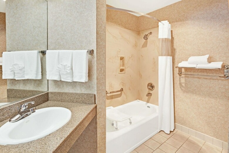 Hotel Ramada By Wyndham San Bruno Sfo Airport