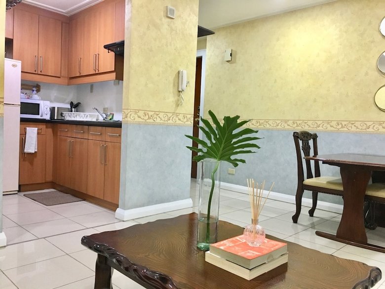Manila Condo Home At Robinsons Place Residences