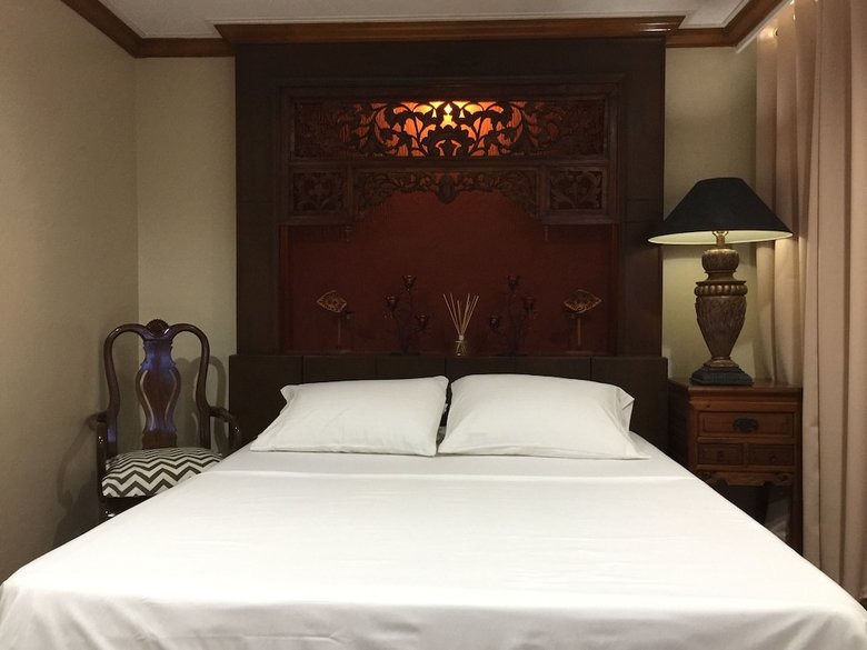 Manila Condo Home At Robinsons Place Residences